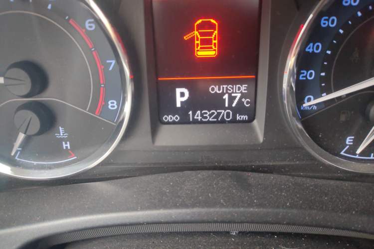 Used Toyota Corolla 2017 Revised Version 1.2T S-CVT GL-i Odometer Close Up
