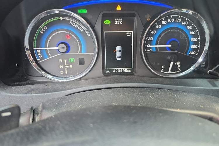 Used Toyota Corolla 2017 Revised Dual-Engine 1.8L E-CVT Leading Edition Odometer Close Up