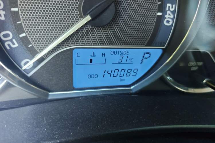 Used Toyota Corolla 2017 Revised Version 1.6L S-CVT GL Odometer Close Up