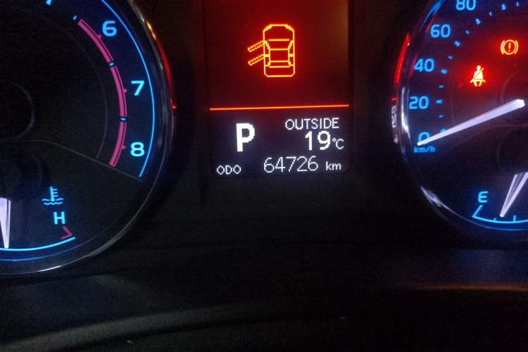 Used Toyota Corolla 2017 Revised Version 1.2T S-CVT GL-i Odometer Close Up