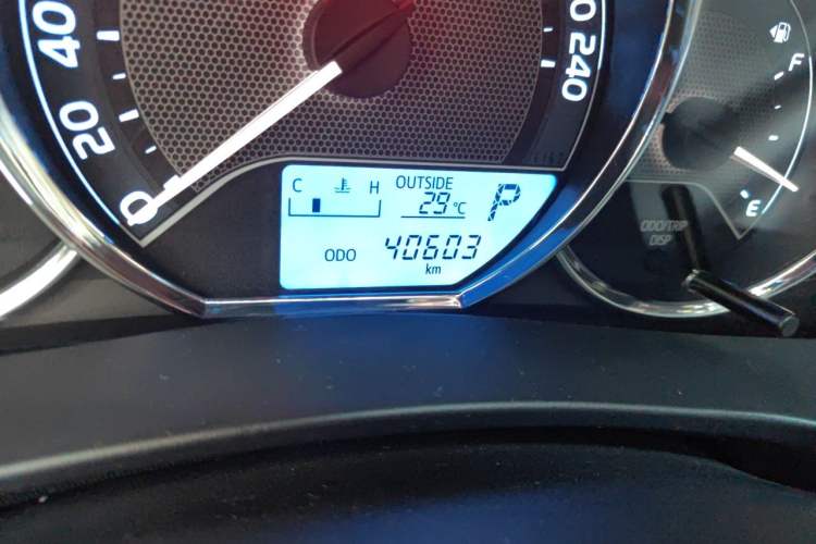 Used Toyota Corolla 2017 Revised Version 1.6L S-CVT GL Odometer Close Up