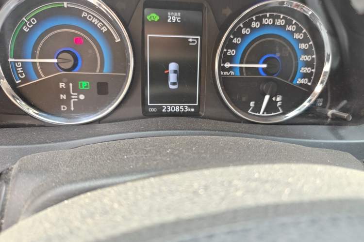 Used Toyota Corolla 2017 Revised Dual-Engine 1.8L E-CVT Leading Edition Odometer Close Up