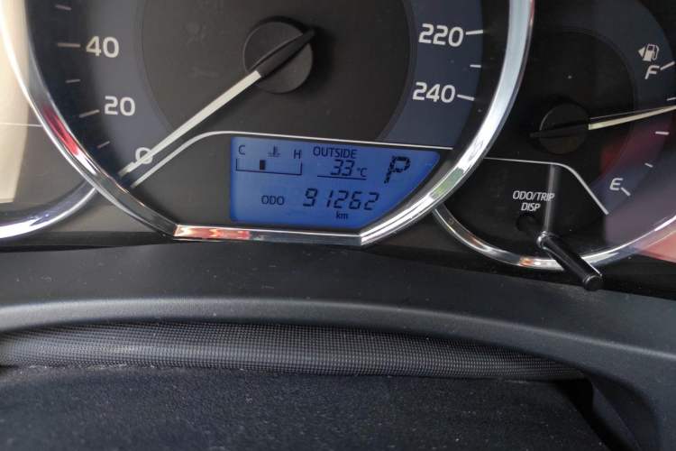 Used Toyota Corolla 2017 Revised Version 1.2T S-CVT GL Odometer Close Up