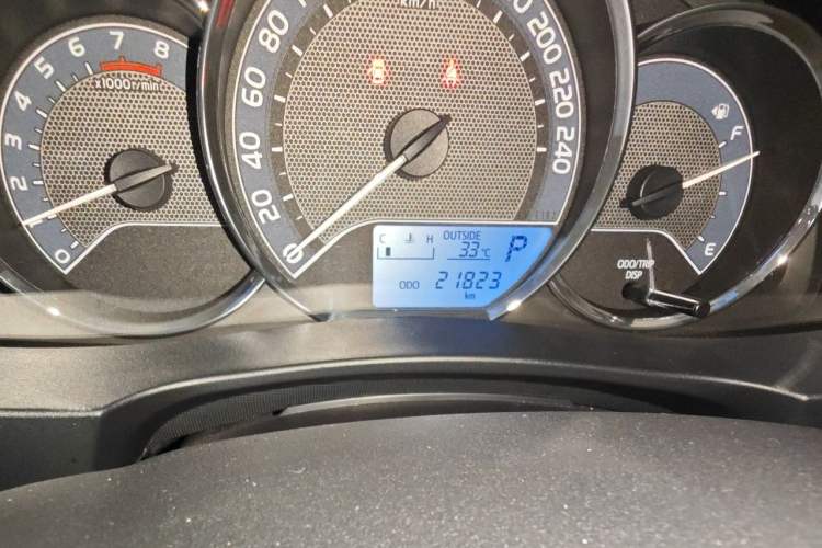 Used Toyota Corolla 2017 Revised Version 1.6L S-CVT GL Odometer Close Up