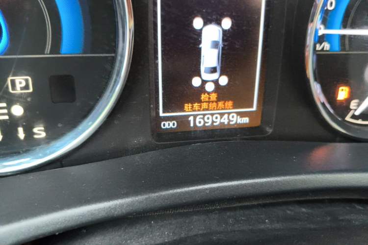 Used Toyota Corolla 2017 Revised Dual-Engine 1.8L E-CVT Elite Edition Odometer Close Up