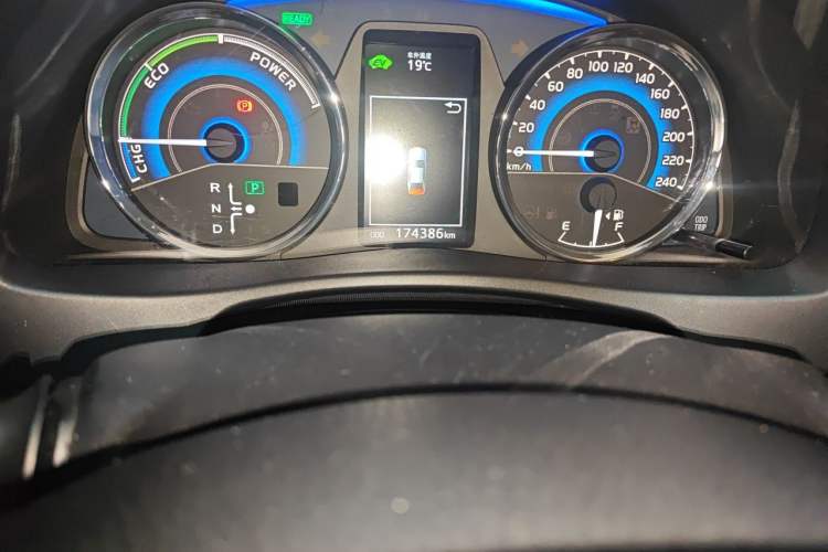 Used Toyota Corolla 2017 Revised Dual-Engine 1.8L E-CVT Leading Edition Odometer Close Up