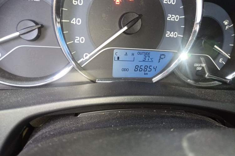 Used Toyota Corolla 2017 Revised Version 1.2T S-CVT GL Odometer Close Up