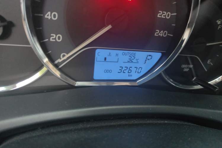 Used Toyota Corolla 2017 Revised Version 1.2T S-CVT GL Odometer Close Up