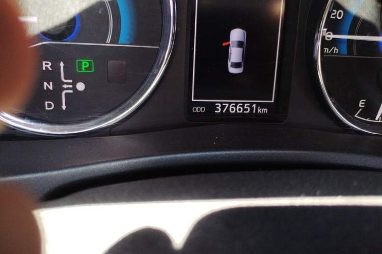 Used Toyota Corolla 2017 Revised Dual-Engine 1.8L E-CVT Elite Edition Odometer Close Up