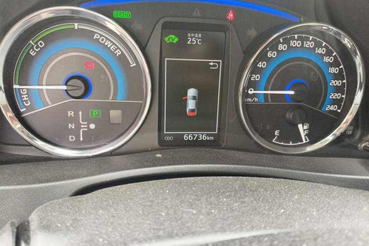 Used Toyota Corolla 2017 Revised Dual-Engine 1.8L E-CVT Leading Edition Odometer Close Up