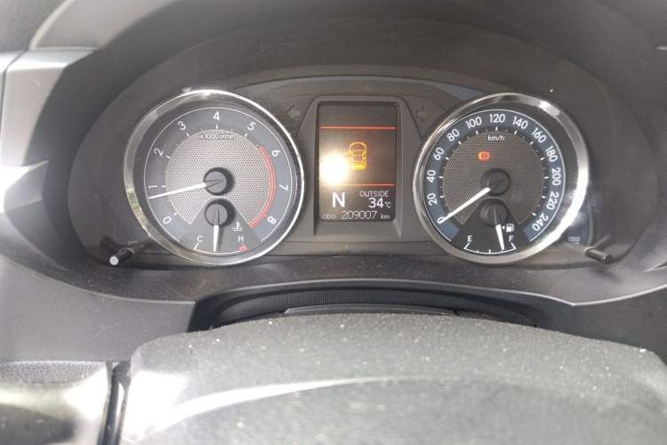 Used Toyota Corolla 2017 1.2T CVT GL-i Odometer Close Up