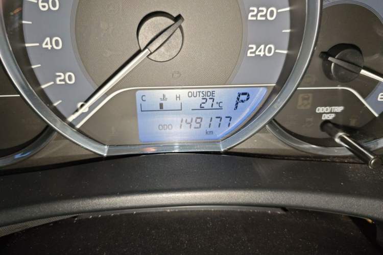 Used Toyota Corolla 2017 Revised Version 1.2T S-CVT GL Odometer Close Up