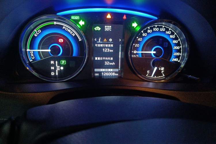 Used Toyota Corolla 2017 Revised Dual-Engine 1.8L E-CVT Leading Edition Odometer Close Up