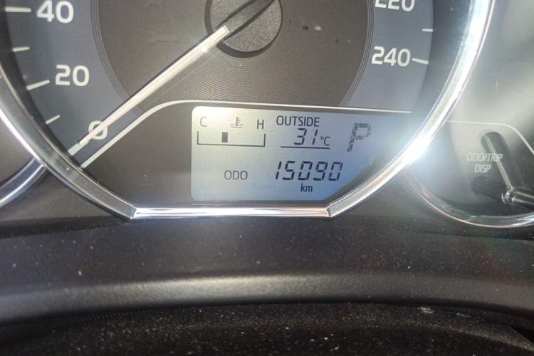 Used Toyota Corolla 2017 1.2T CVT GL Odometer Close Up
