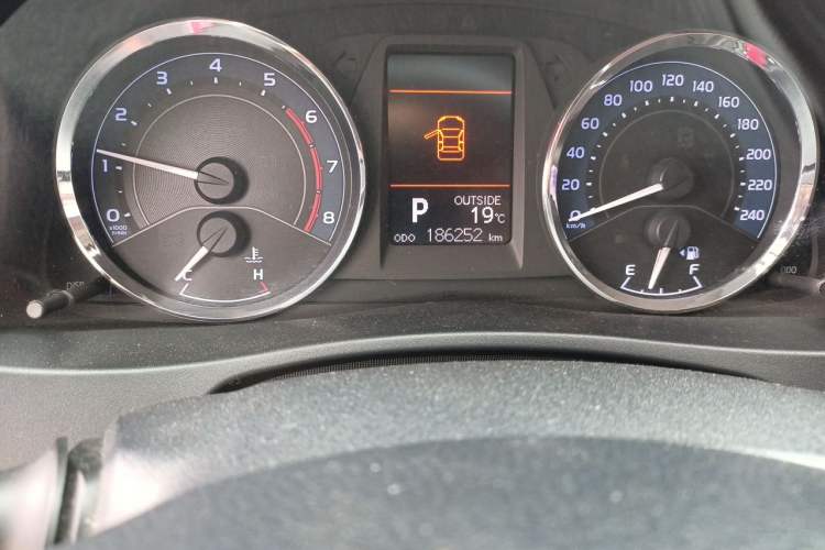 Used Toyota Corolla 2017 Revised Version 1.2T S-CVT GL-i Odometer Close Up