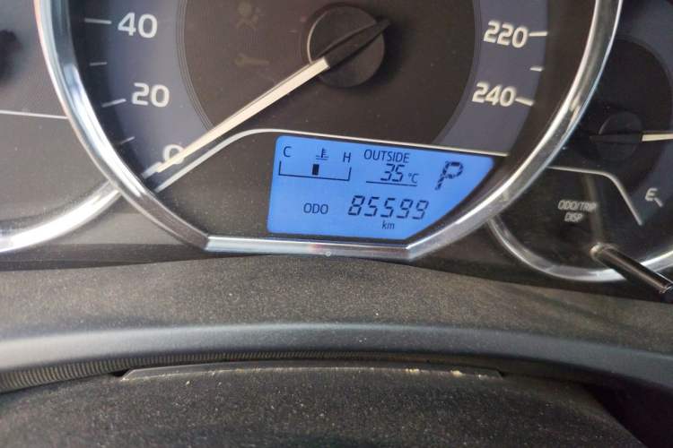 Used Toyota Corolla 2017 Revised Version 1.2T S-CVT GL Odometer Close Up