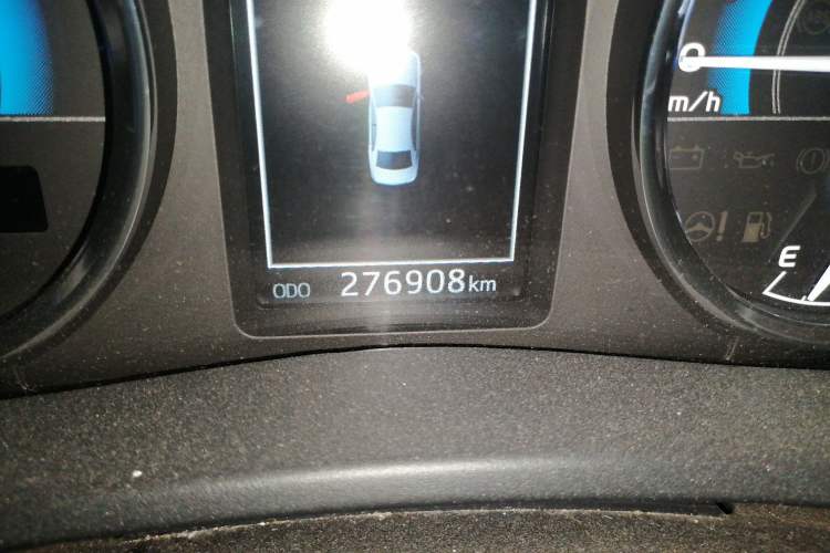 Used Toyota Corolla 2017 Revised Dual-Engine 1.8L E-CVT Leading Edition Odometer Close Up