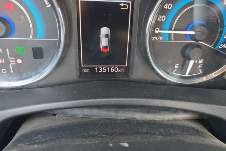 Used Toyota Corolla 2017 Revised Dual-Engine 1.8L E-CVT Elite Edition Odometer Close Up