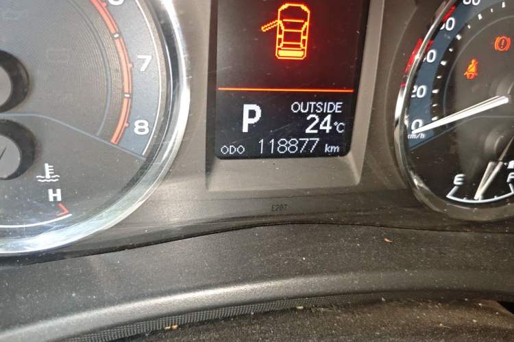 Used Toyota Corolla 2017 Revised Version 1.2T S-CVT GL-i Odometer Close Up