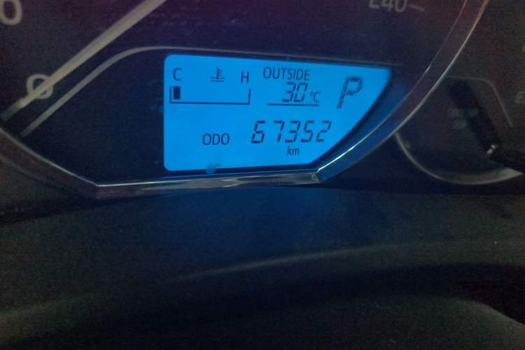 Used Toyota Corolla 2017 Revised Version 1.2T S-CVT GL Odometer Close Up