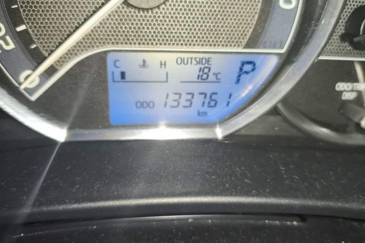 Used Toyota Corolla 2017 1.6L CVT GL Odometer Close Up