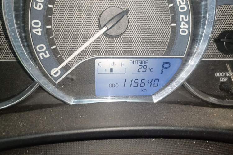 Used Toyota Corolla 2017 1.6L CVT GL Odometer Close Up