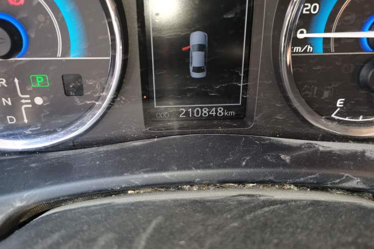 Used Toyota Corolla 2017 Revised Dual-Engine 1.8L E-CVT Leading Edition Odometer Close Up