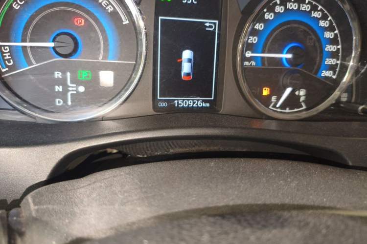 Used Toyota Corolla 2017 Revised Dual-Engine 1.8L E-CVT Leading Edition Odometer Close Up