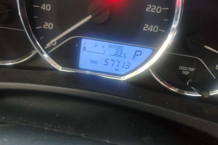 Used Toyota Corolla 2017 Revised Version 1.2T S-CVT GL Odometer Close Up
