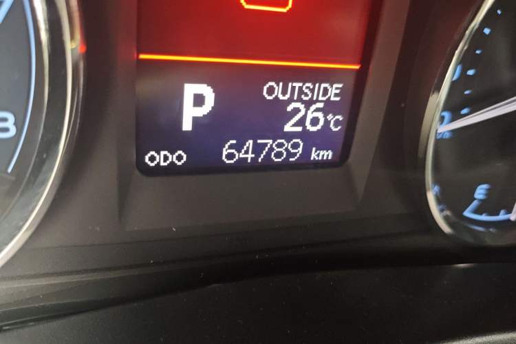 Used Toyota Corolla 2017 Revised Version 1.2T S-CVT GL-i Odometer Close Up
