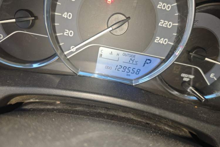 Used Toyota Corolla 2017 Revised Version 1.2T S-CVT GL Odometer Close Up