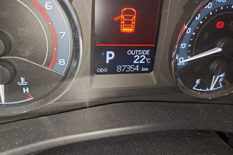 Used Toyota Corolla 2017 Revised Version 1.2T S-CVT GL-i Odometer Close Up