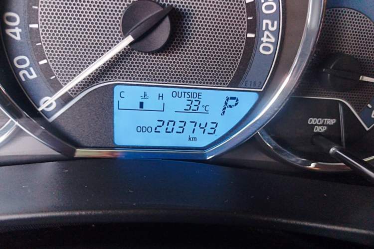 Used Toyota Corolla 2017 1.2T CVT GL Odometer Close Up