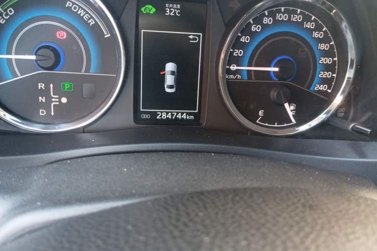 Used Toyota Corolla 2017 Revised Dual-Engine 1.8L E-CVT Elite Edition Odometer Close Up