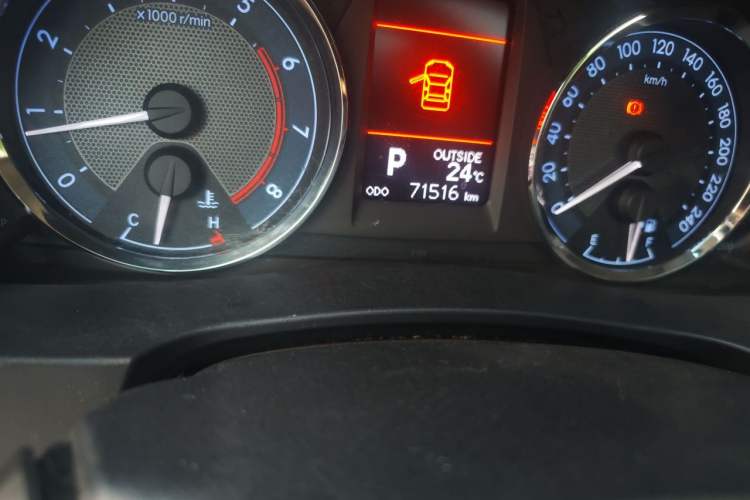 Used Toyota Corolla 2017 1.2T CVT GL-i Odometer Close Up