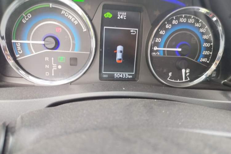 Used Toyota Corolla 2017 Revised Dual-Engine 1.8L E-CVT Elite Edition Odometer Close Up