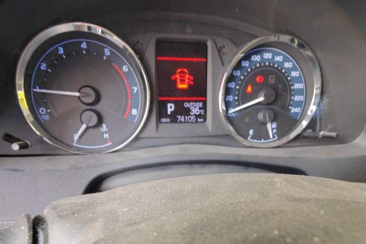 Used Toyota Corolla 2017 Revised Version 1.2T S-CVT GL-i Odometer Close Up