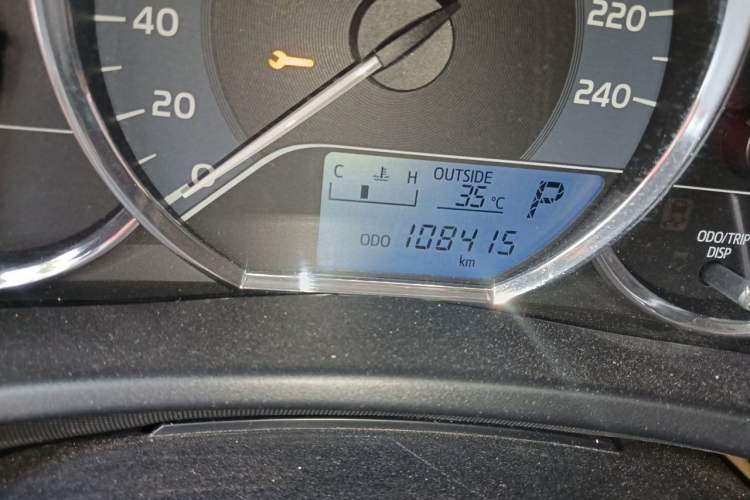Used Toyota Corolla 2017 Revised Version 1.2T S-CVT GL Odometer Close Up