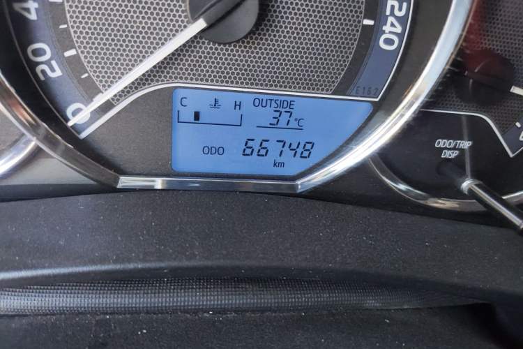 Used Toyota Corolla 2017 1.2T Manual GL Odometer Close Up