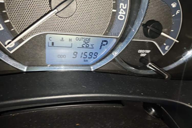 Used Toyota Corolla 2017 1.6L CVT GL Odometer Close Up