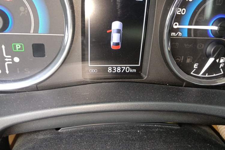 Used Toyota Corolla 2017 Revised Dual-Engine 1.8L E-CVT Elite Edition Odometer Close Up