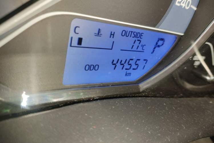 Used Toyota Corolla 2017 Revised Version 1.2T S-CVT GL Odometer Close Up