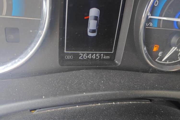 Used Toyota Corolla 2017 Revised Dual-Engine 1.8L E-CVT Elite Edition Odometer Close Up