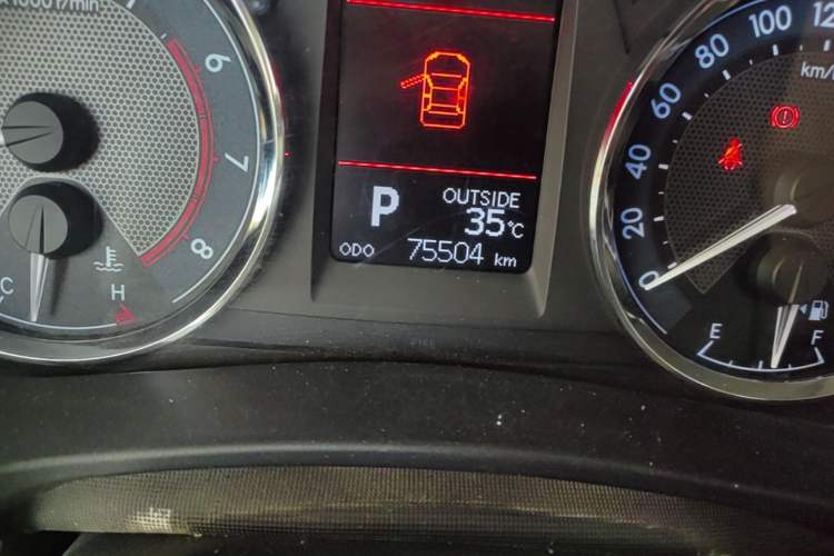 Used Toyota Corolla 2017 1.2T CVT GL-i Odometer Close Up