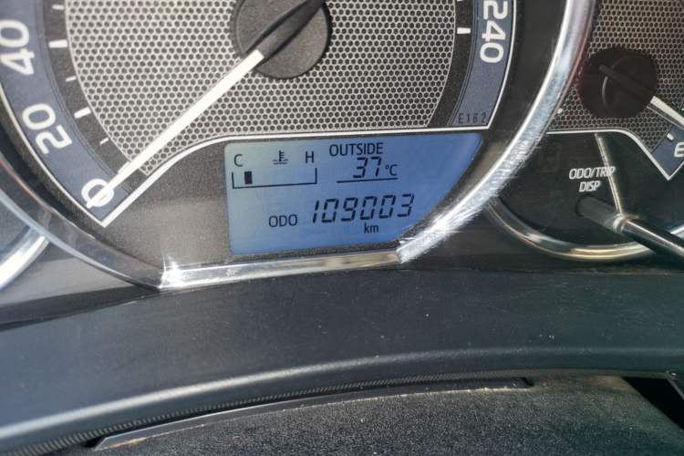 Used Toyota Corolla 2017 1.2T Manual GL Odometer Close Up