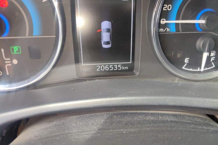 Used Toyota Corolla 2017 Revised Dual-Engine 1.8L E-CVT Leading Edition Odometer Close Up