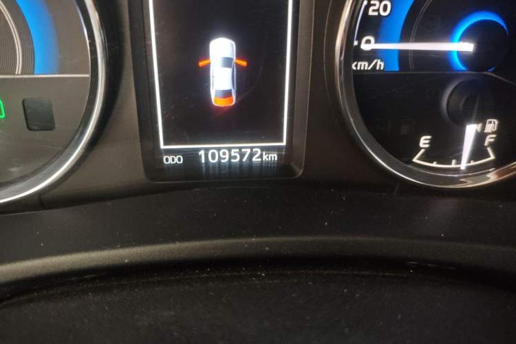 Used Toyota Corolla 2017 Revised Dual-Engine 1.8L E-CVT Leading Edition Odometer Close Up