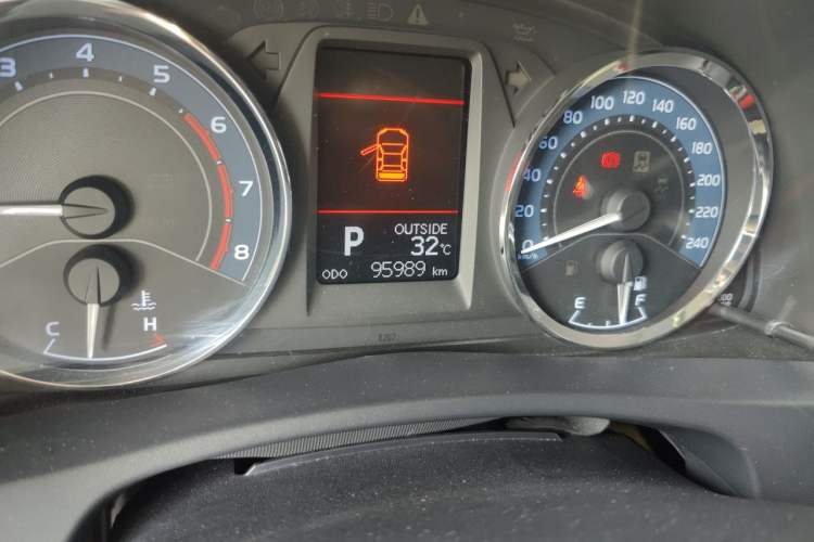 Used Toyota Corolla 2017 Revised Version 1.2T S-CVT GL-i Odometer Close Up