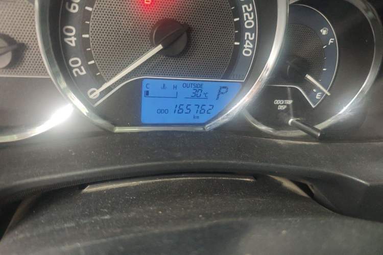 Used Toyota Corolla 2017 Revised Version 1.6L S-CVT GL Odometer Close Up