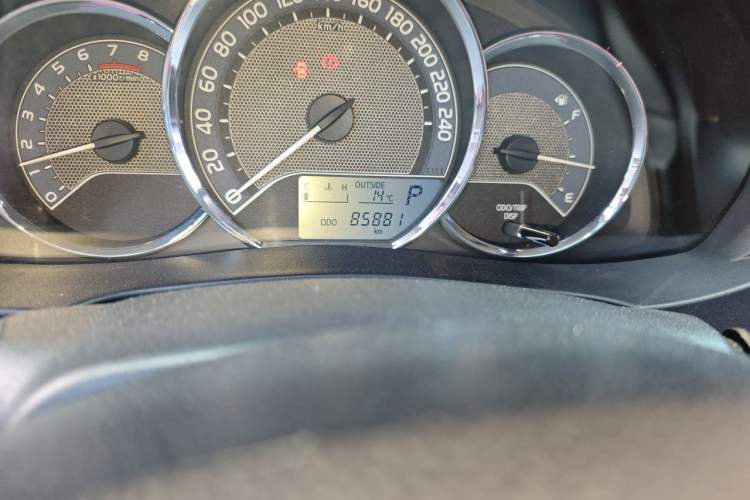 Used Toyota Corolla 2017 1.6L CVT GL Odometer Close Up